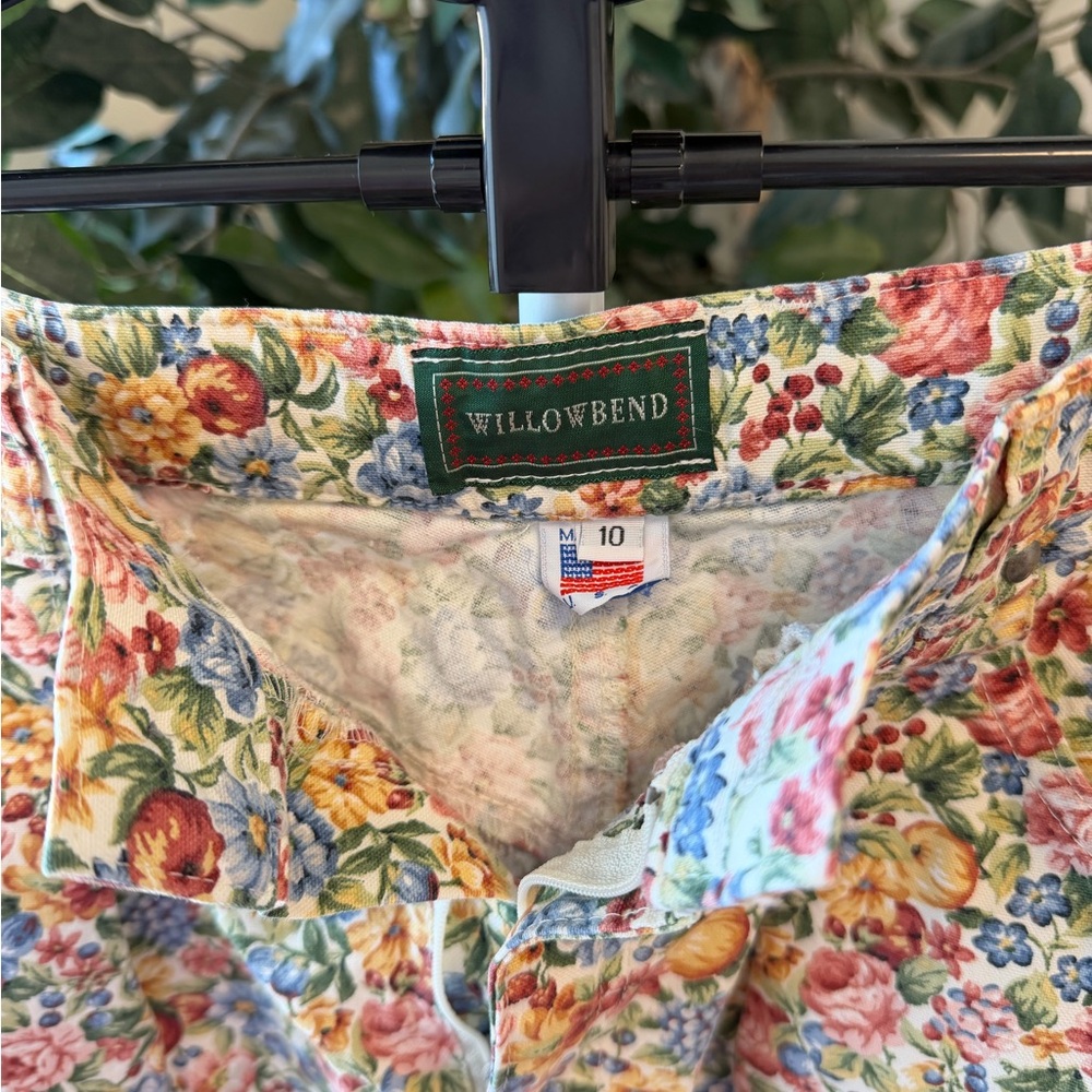 Willowbend Floral Button-Up Shirt in Multicolor - Picture 3 of 6